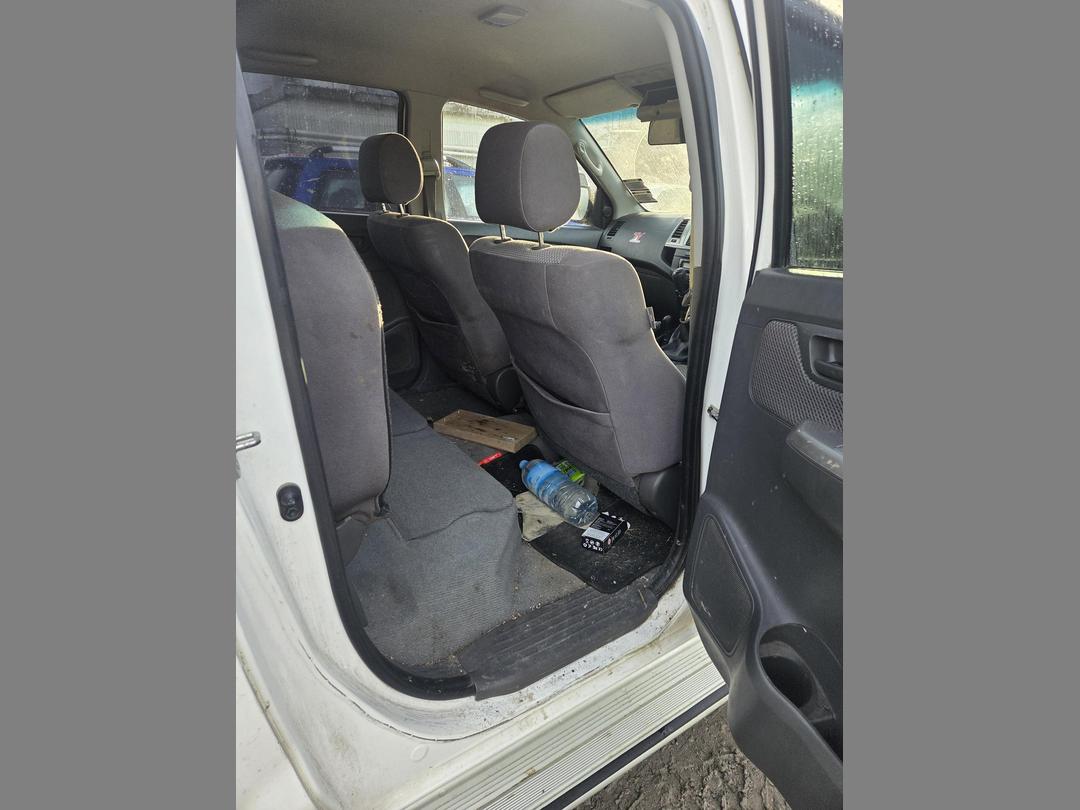 Photo '9' of Toyota Hilux SR5 TD DC Photo '9' of Toyota Hilux SR5 TD DC