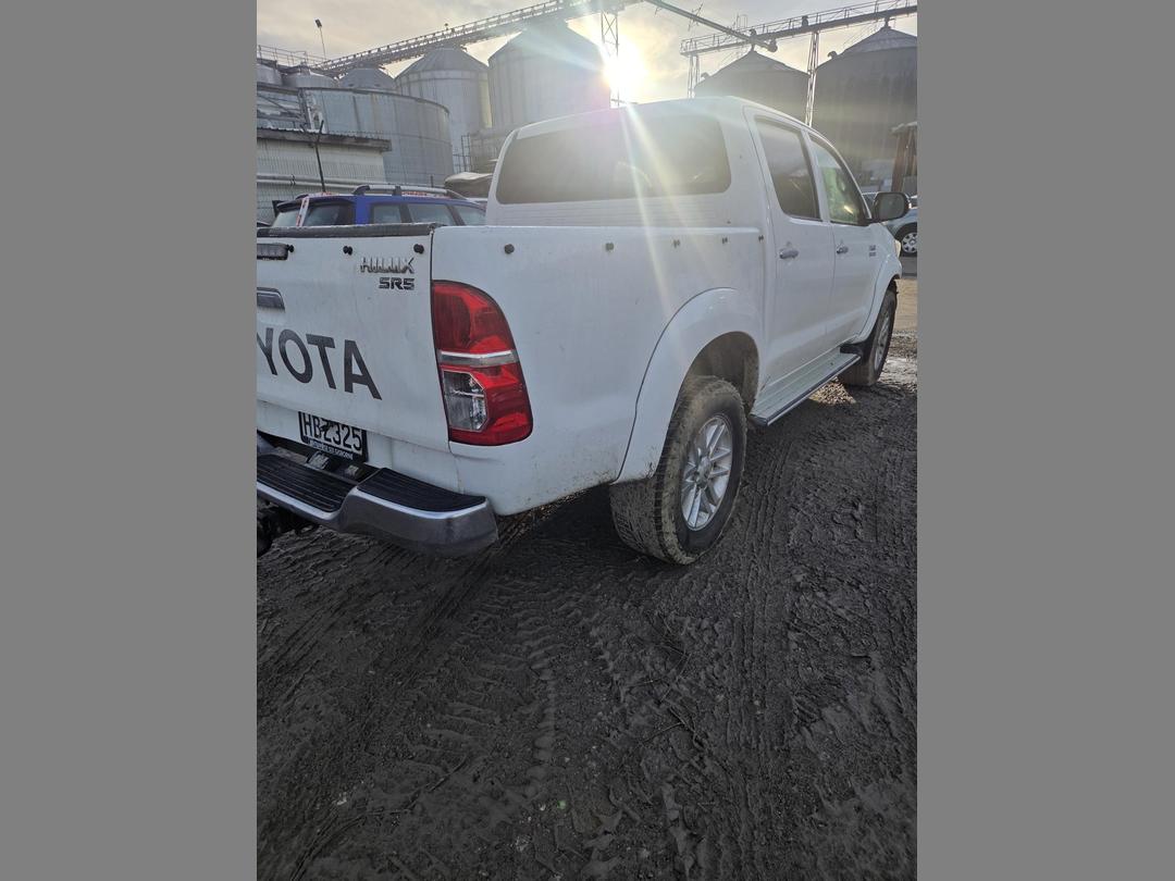 Photo '6' of Toyota Hilux SR5 TD DC Photo '6' of Toyota Hilux SR5 TD DC