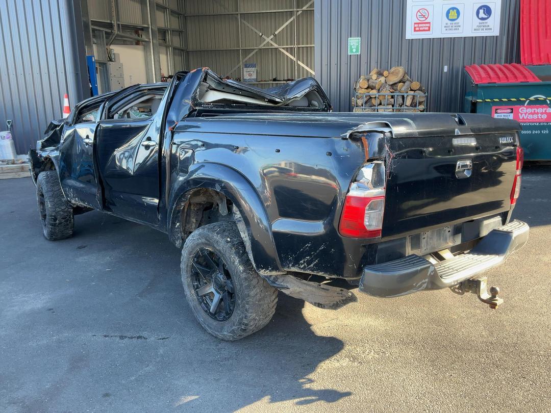 Photo '6' of Toyota Hilux SR5 TD DC Photo '6' of Toyota Hilux SR5 TD DC