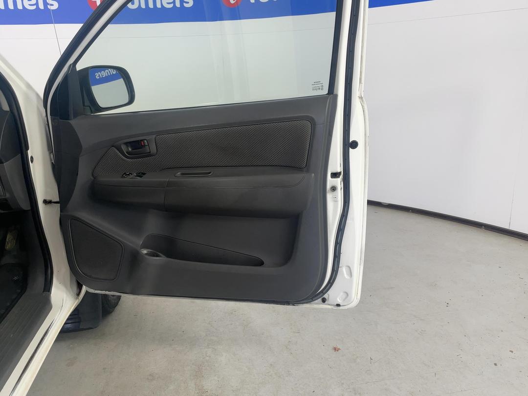 Photo '15' of Toyota Hilux