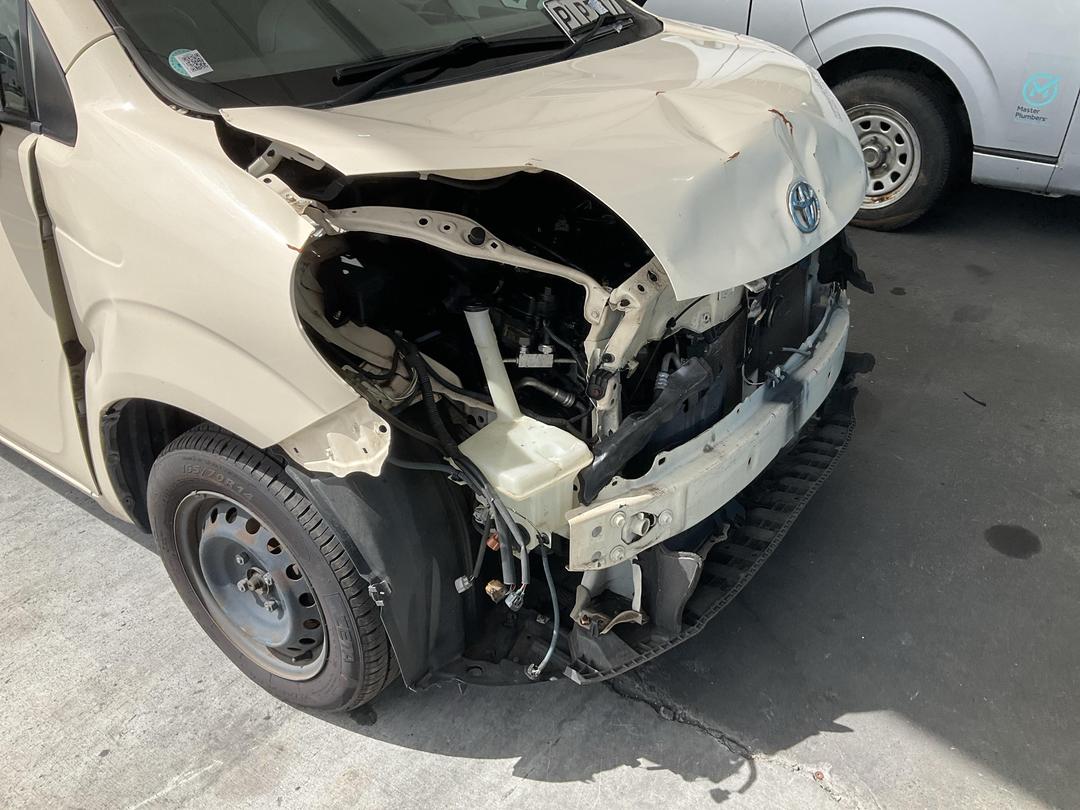 Photo '4' of Toyota Porte