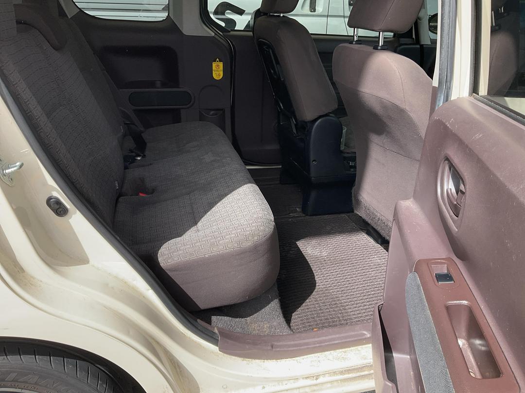 Photo '18' of Toyota Porte