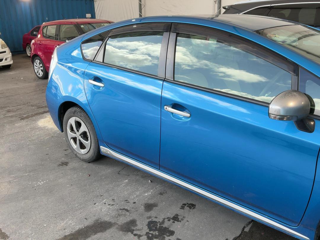 Photo '2' of Toyota Prius Photo '2' of Toyota Prius