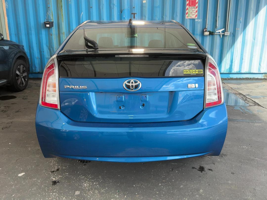 Photo '13' of Toyota Prius Photo '13' of Toyota Prius