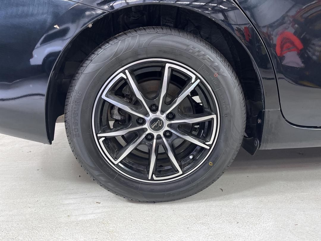 Photo '12' of Toyota Prius