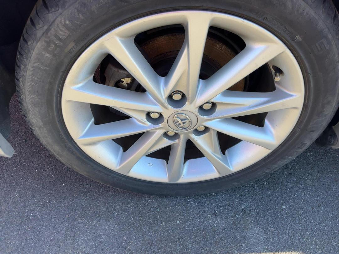 Photo '6' of Toyota Prius Alpha