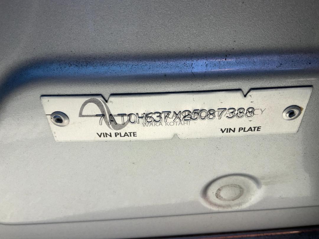 Photo '10' of Toyota Prius Alpha