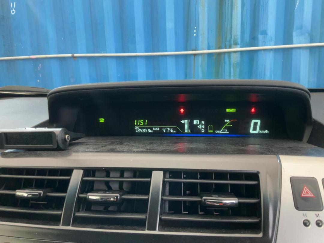 Photo '9' of Toyota Prius Alpha