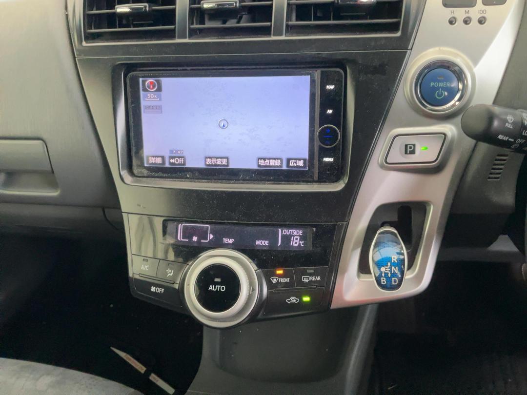 Photo '10' of Toyota Prius Alpha