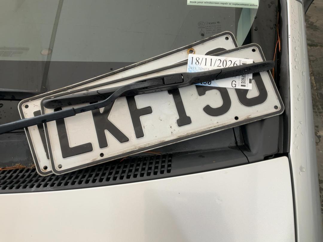 Photo '17' of Toyota Prius Alpha