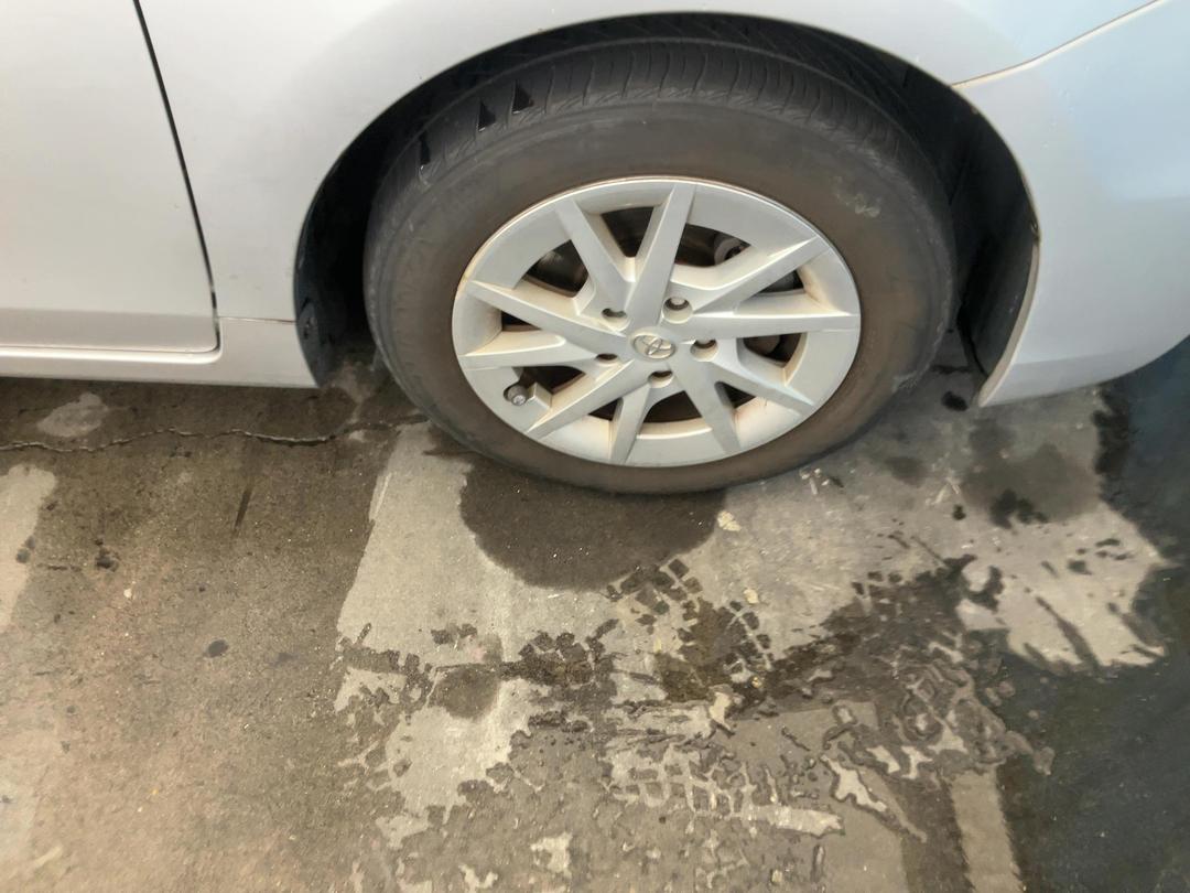 Photo '29' of Toyota Prius Alpha