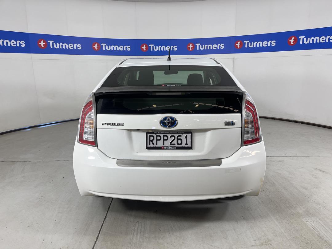 Photo '6' of Toyota Prius
