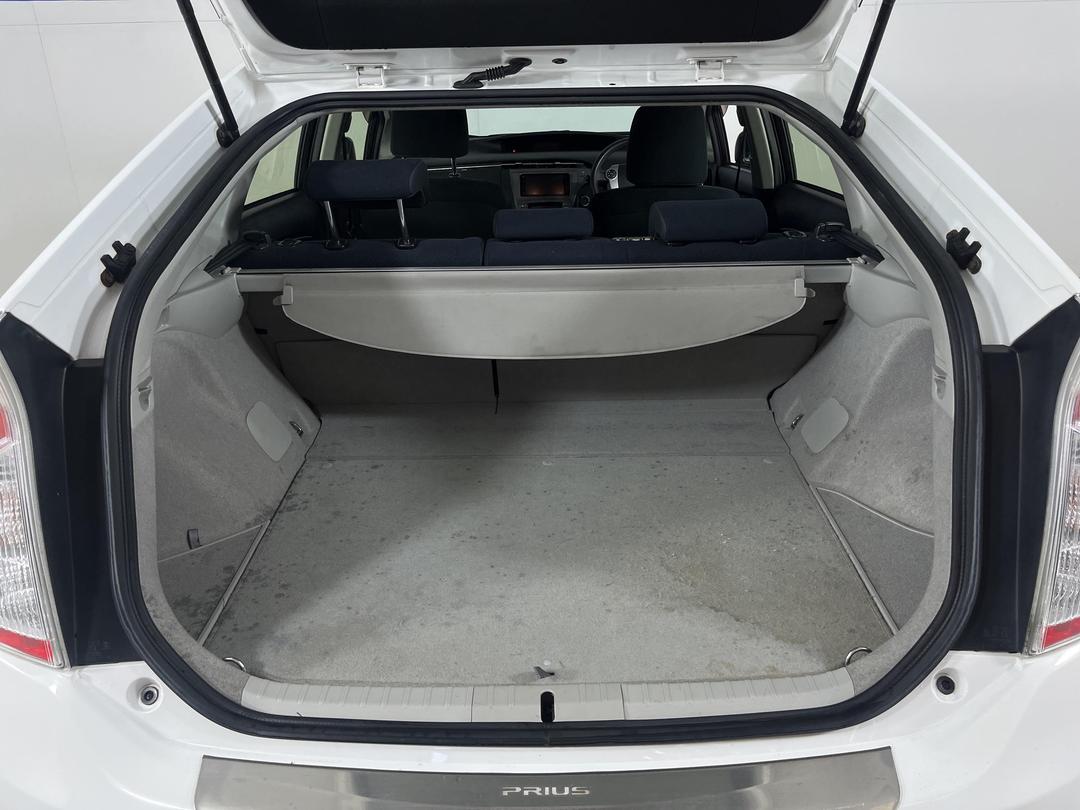 Photo '14' of Toyota Prius