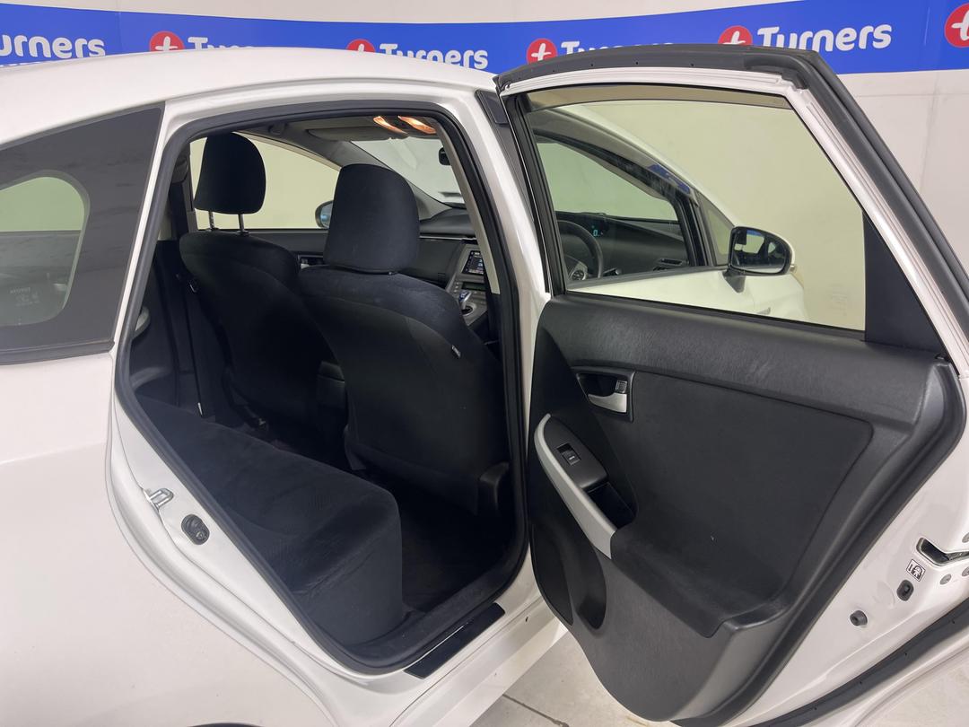 Photo '19' of Toyota Prius