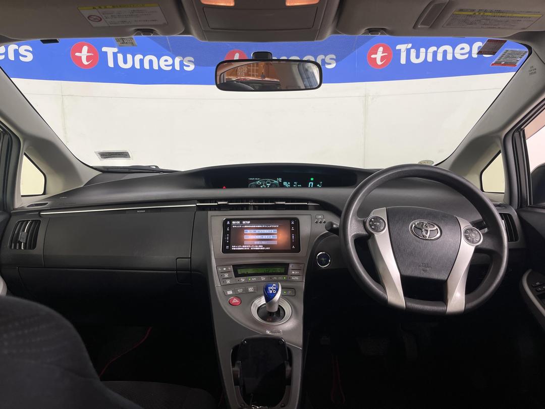 Photo '17' of Toyota Prius