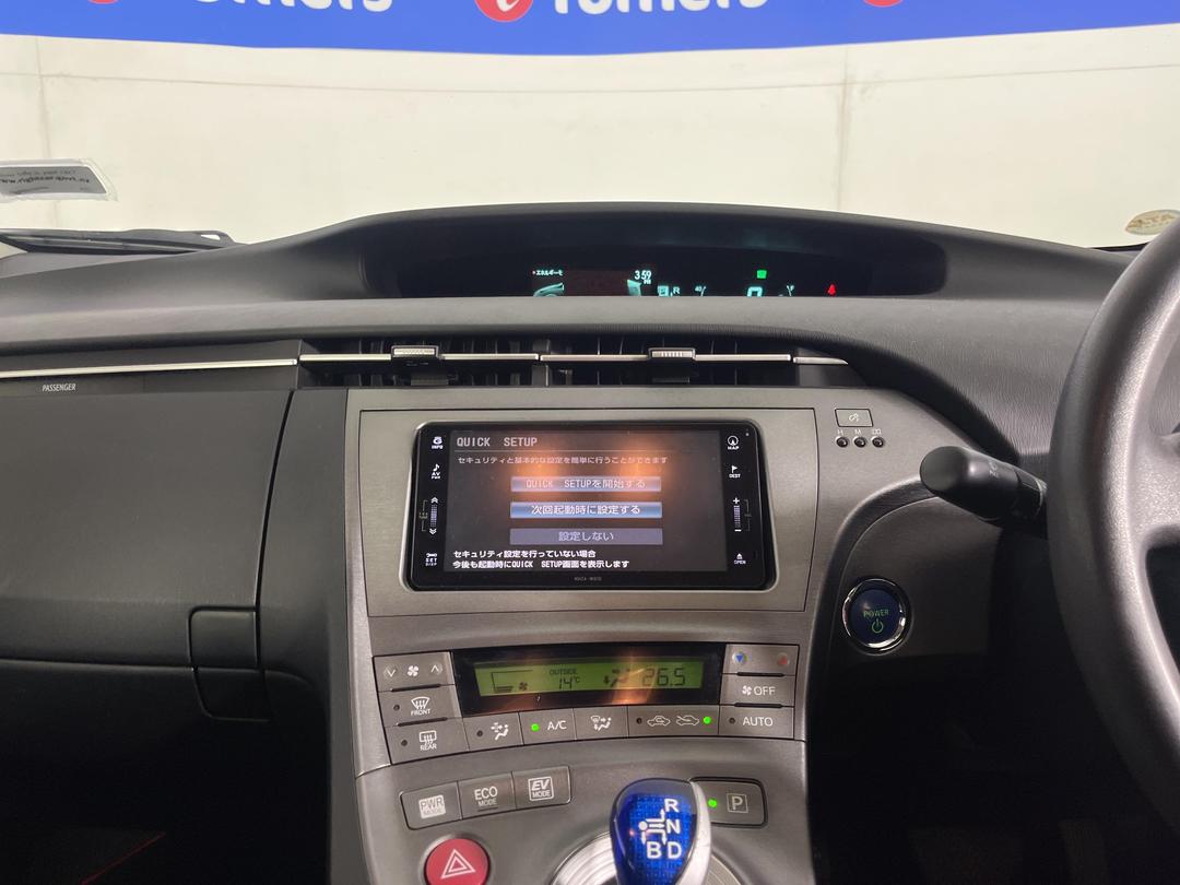 Photo '18' of Toyota Prius
