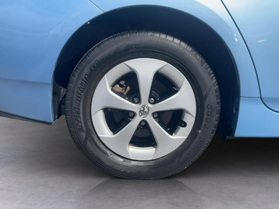 Photo '12' of Toyota Prius