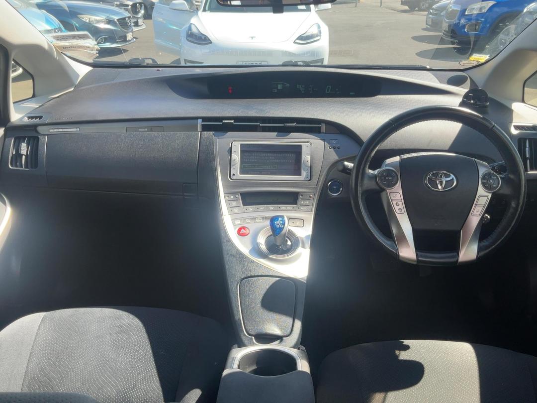 Photo '17' of Toyota Prius