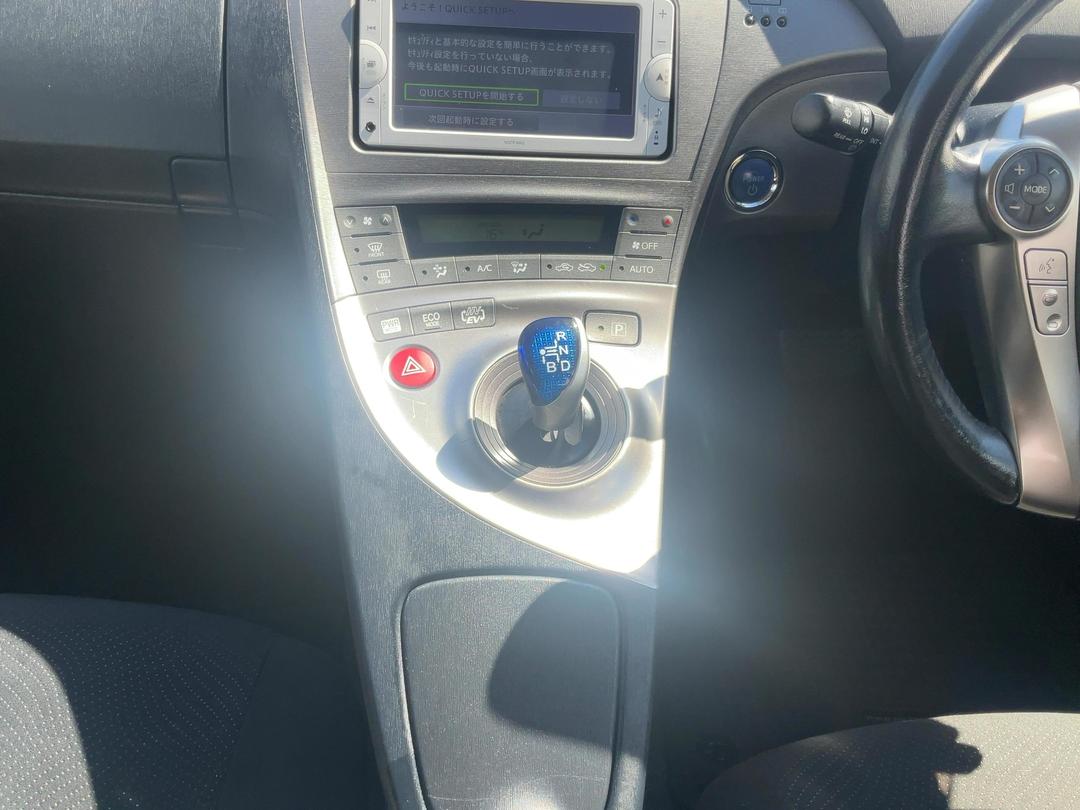 Photo '18' of Toyota Prius