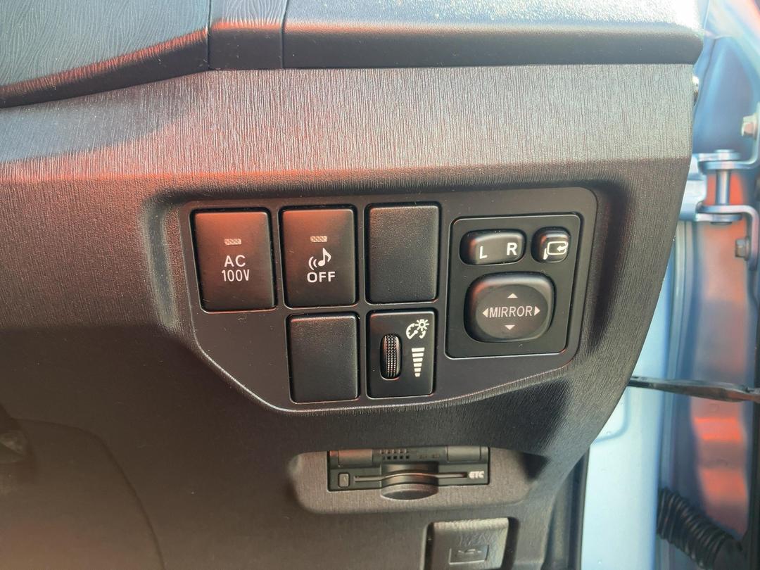 Photo '26' of Toyota Prius