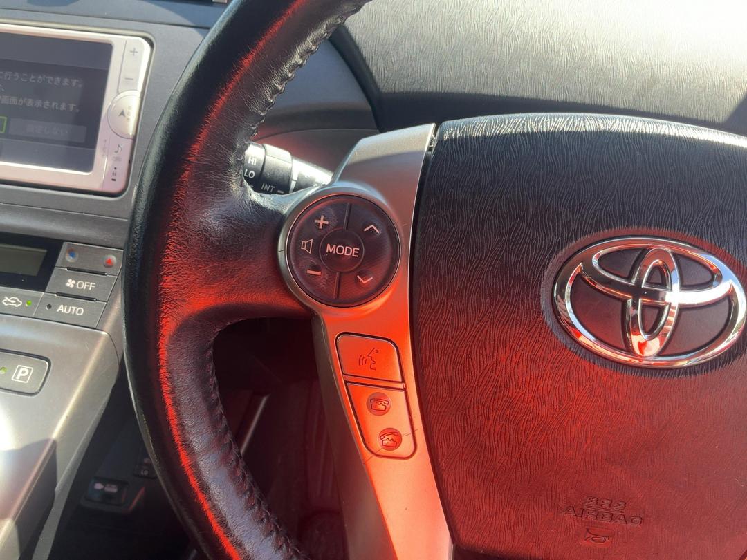 Photo '28' of Toyota Prius