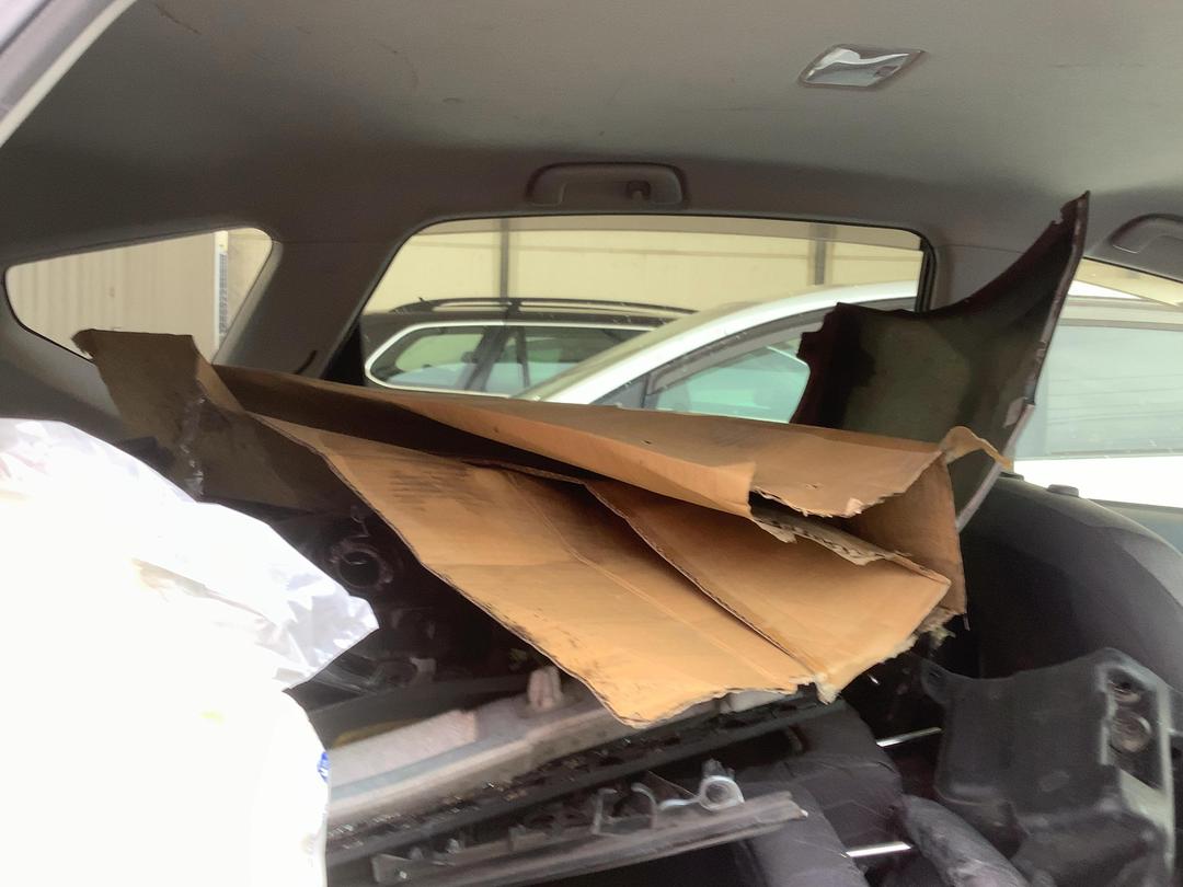 Photo '12' of Toyota Prius Alpha Hybrid
