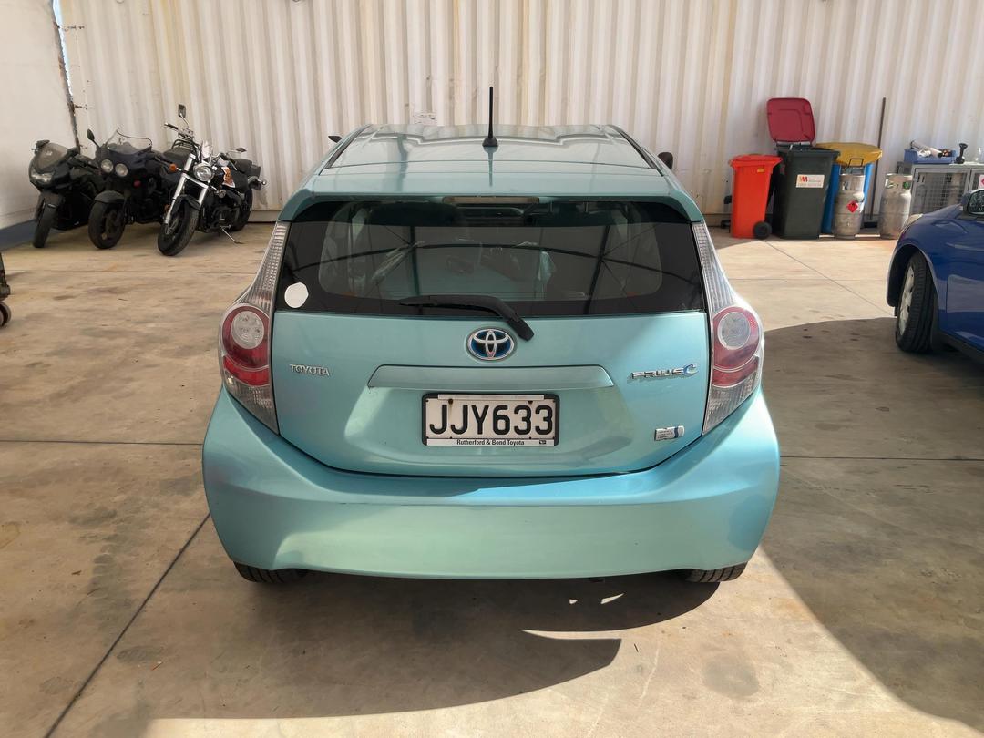 Photo '5' of Toyota Prius C