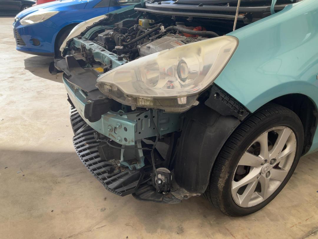 Photo '17' of Toyota Prius C