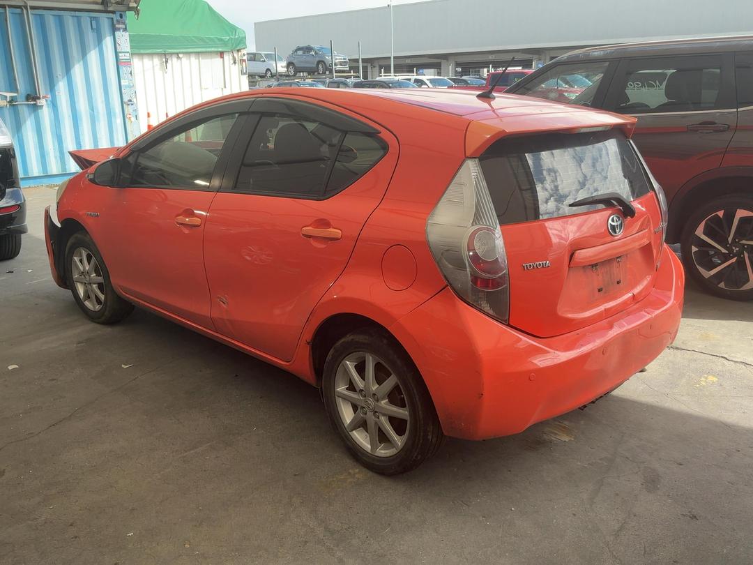 Photo '13' of Toyota Prius C Photo '13' of Toyota Prius C