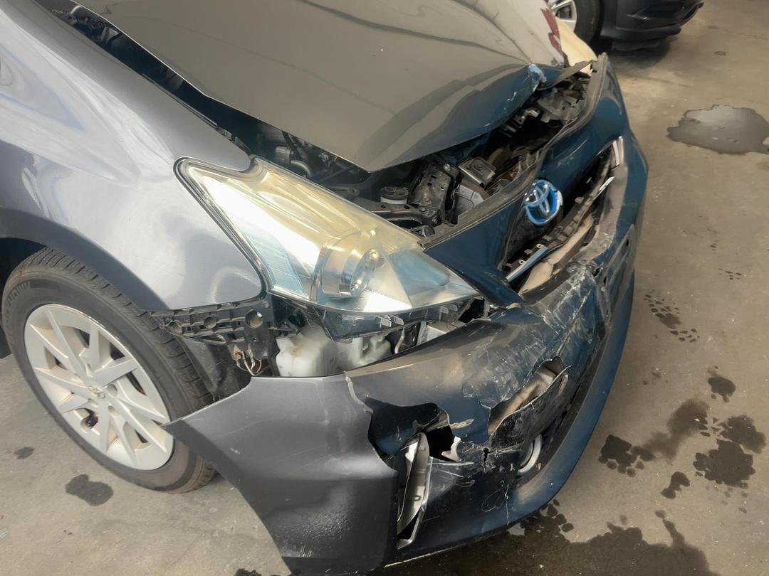Photo '4' of Toyota Prius V Prius Alpha Photo '4' of Toyota Prius V Prius Alpha