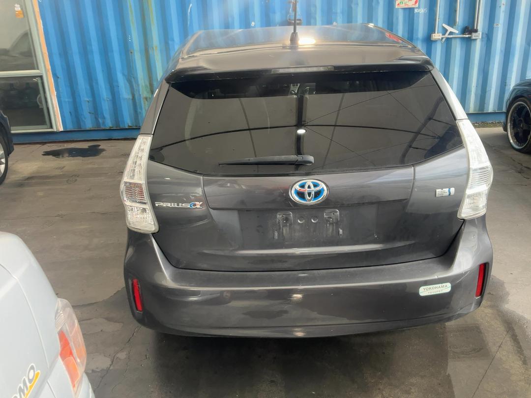 Photo '12' of Toyota Prius V Prius Alpha Photo '12' of Toyota Prius V Prius Alpha