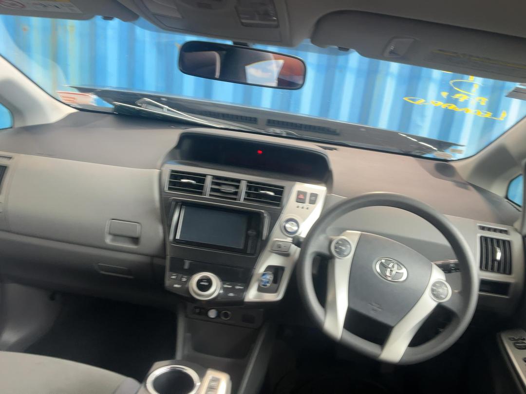 Photo '25' of Toyota Prius V Prius Alpha Photo '25' of Toyota Prius V Prius Alpha