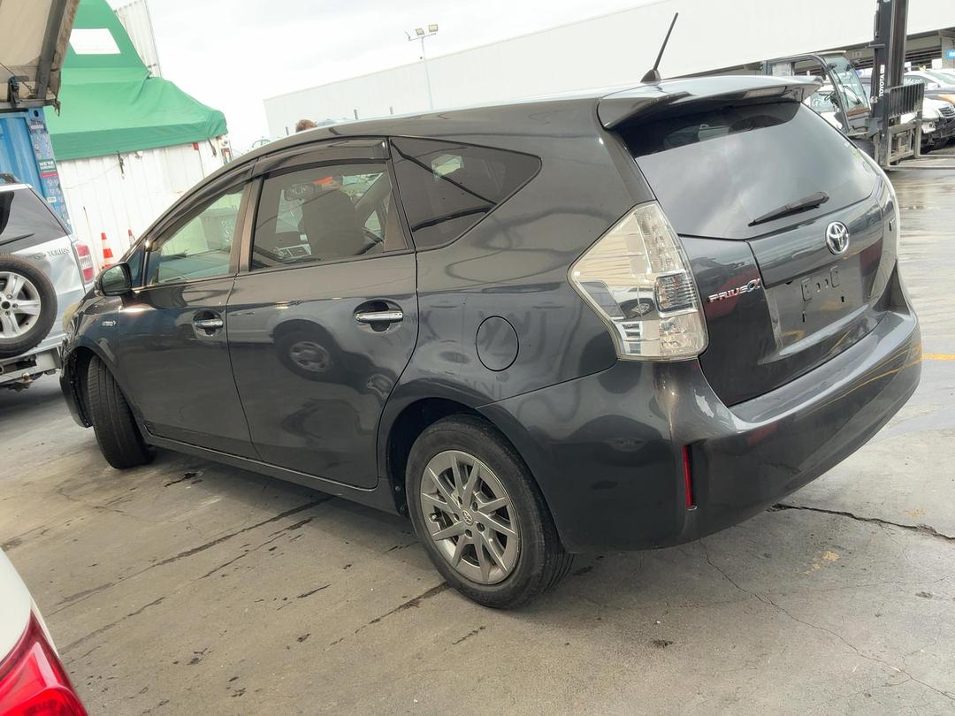 Photo '14' of Toyota Prius V Prius Alpha Photo '14' of Toyota Prius V Prius Alpha