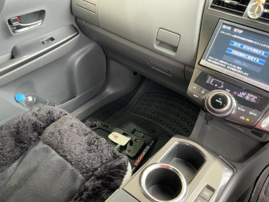 Photo '24' of Toyota Prius V Prius Alpha Photo '24' of Toyota Prius V Prius Alpha