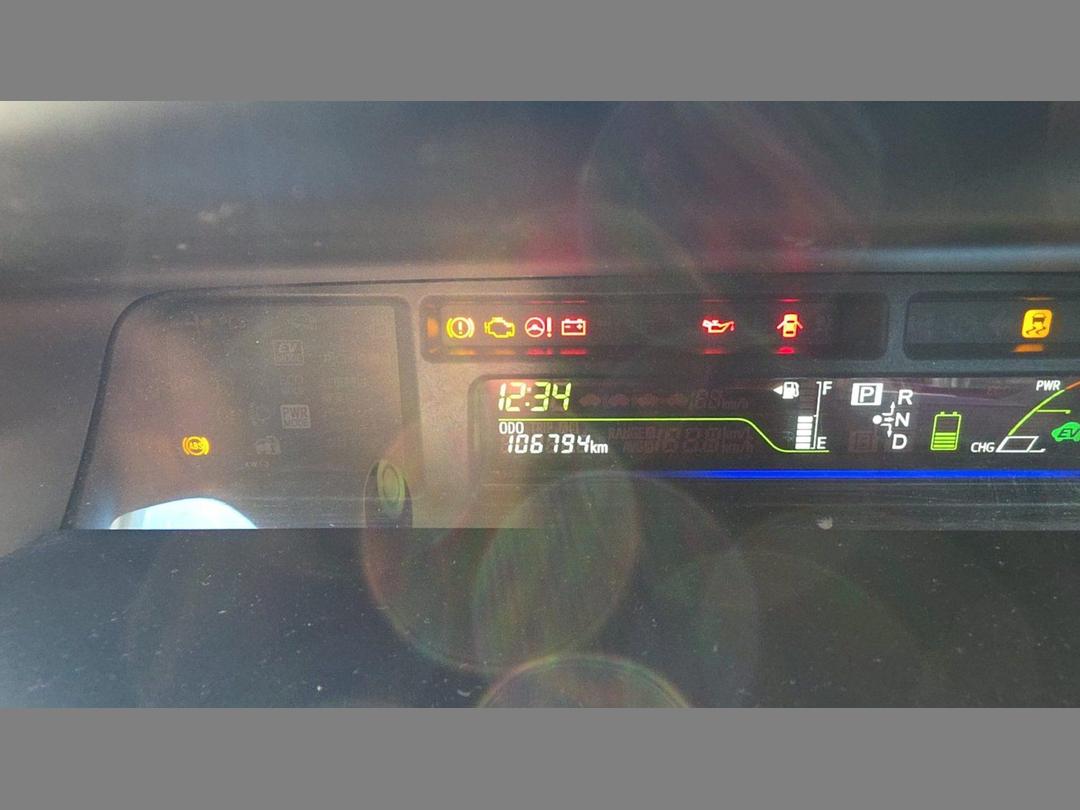 Photo '8' of Toyota Prius V Prius Alpha Photo '8' of Toyota Prius V Prius Alpha