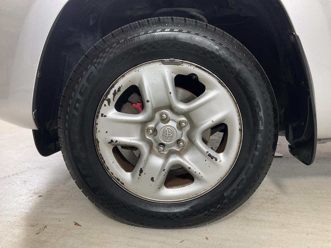 Photo '10' of Toyota Rav4