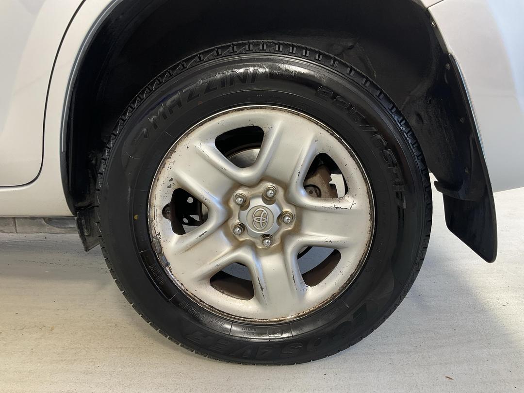 Photo '11' of Toyota Rav4