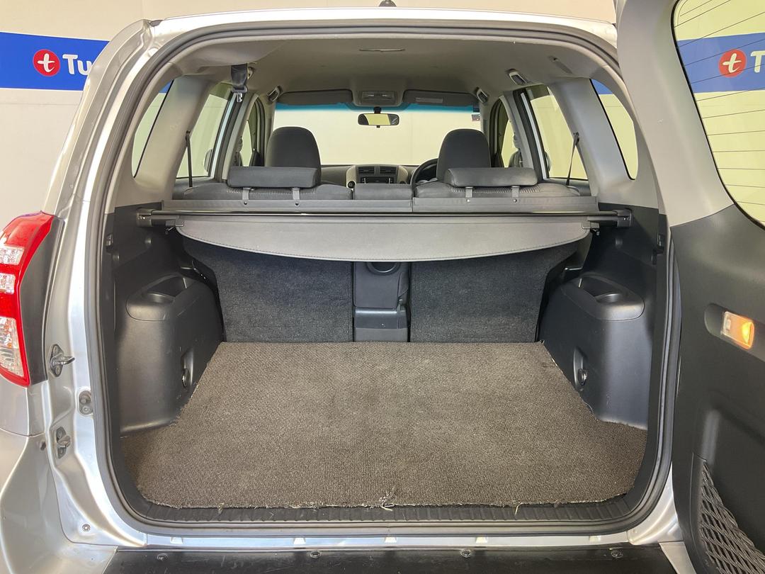 Photo '14' of Toyota Rav4