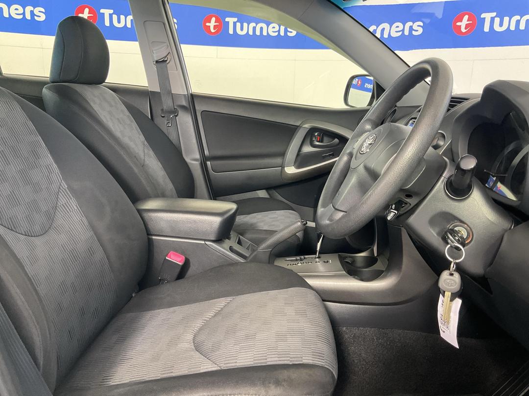 Photo '16' of Toyota Rav4