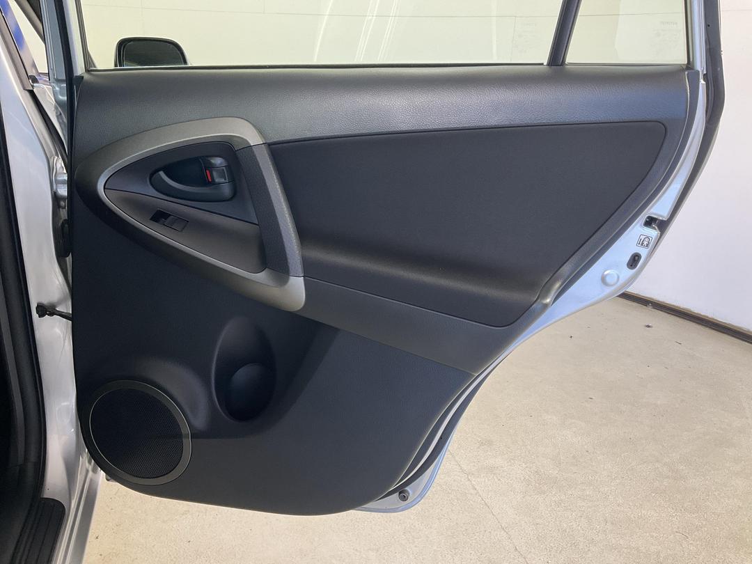 Photo '19' of Toyota Rav4