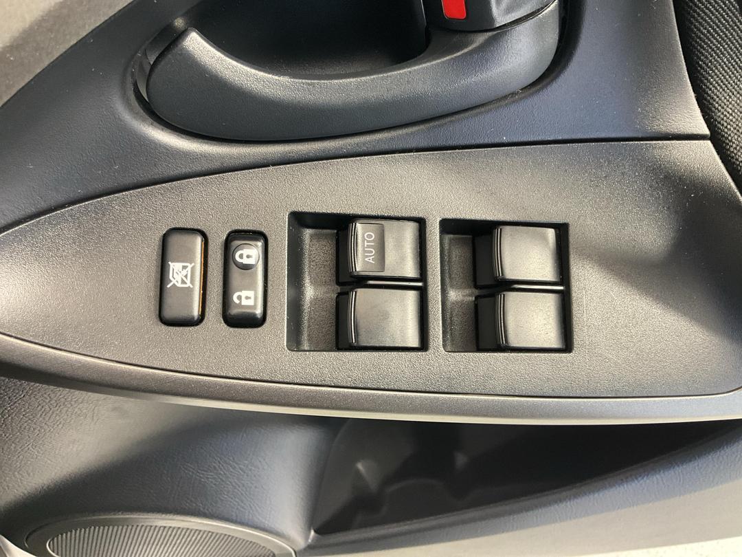 Photo '30' of Toyota Rav4