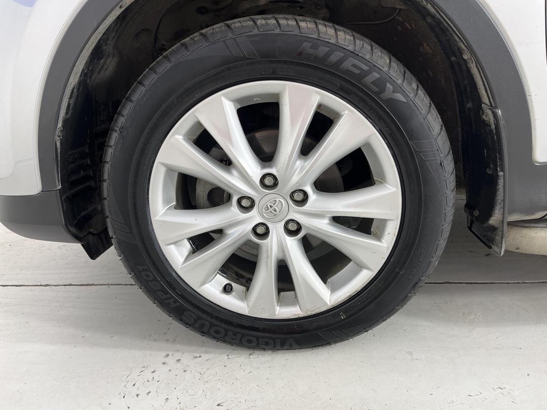 Photo '10' of Toyota Rav4