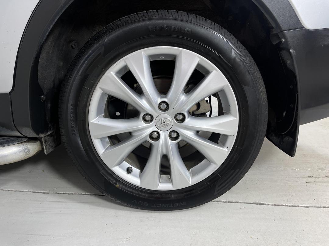 Photo '11' of Toyota Rav4