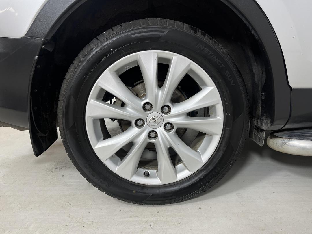 Photo '12' of Toyota Rav4