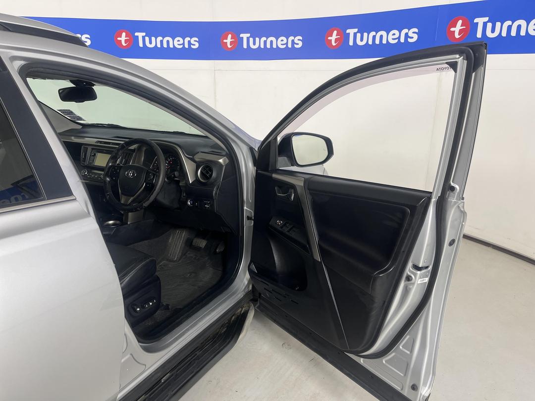 Photo '15' of Toyota Rav4