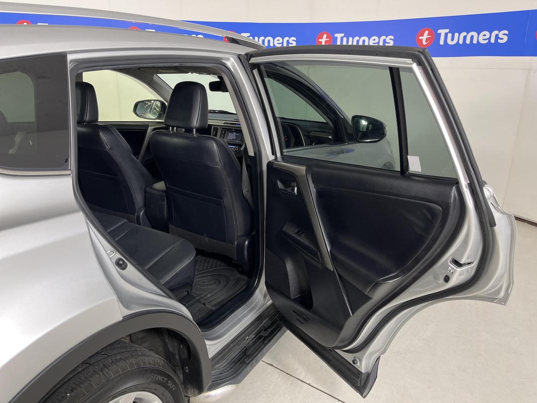 Photo '19' of Toyota Rav4