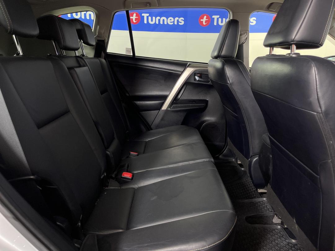 Photo '20' of Toyota Rav4