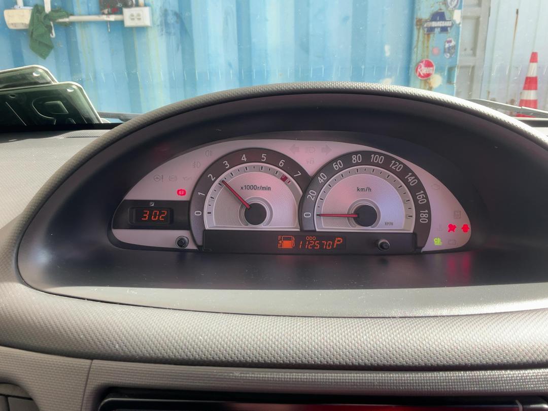 Photo '10' of Toyota Sienta Photo '10' of Toyota Sienta