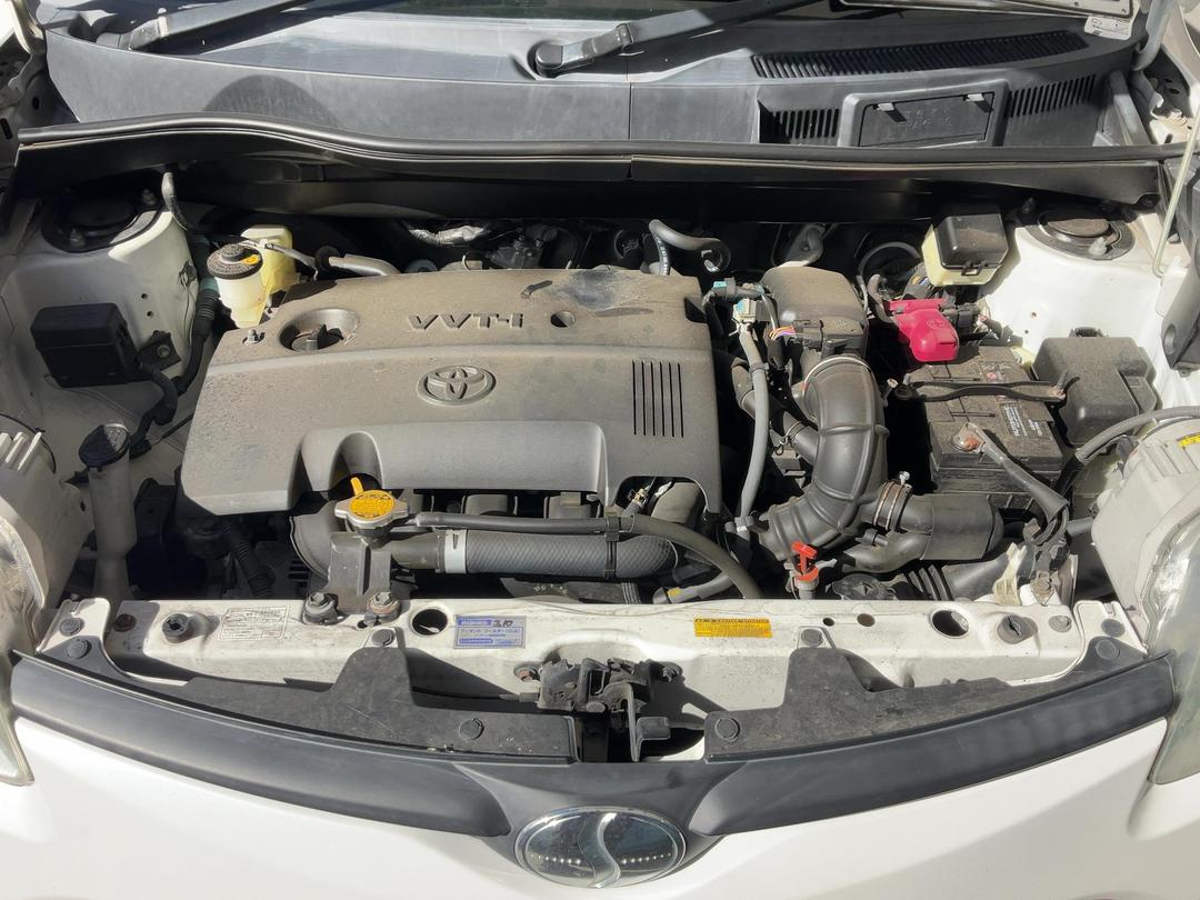 Photo '13' of Toyota Sienta Photo '13' of Toyota Sienta