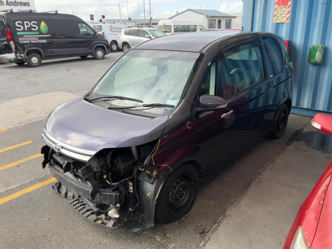 Photo '2' of Toyota Spade